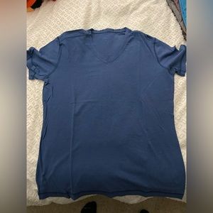 Lululemon men’s blue v-neck athletic shirt